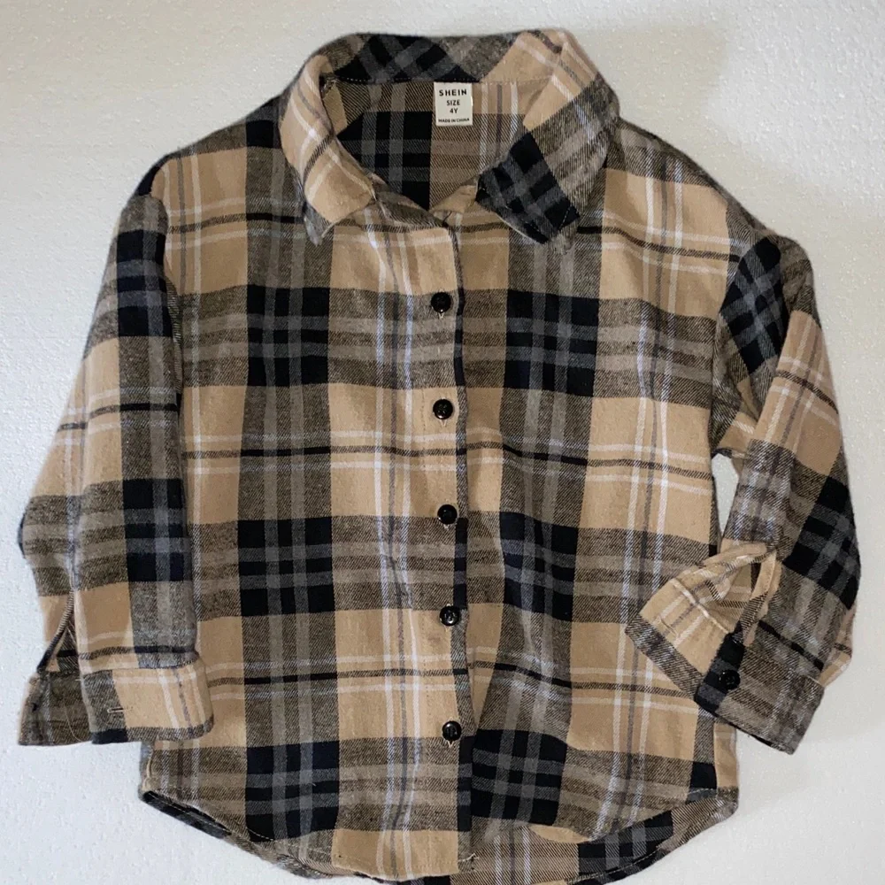⭐️ 3/$15 • SHEIN • Black and Tan • Plaid • Button Down Shirt